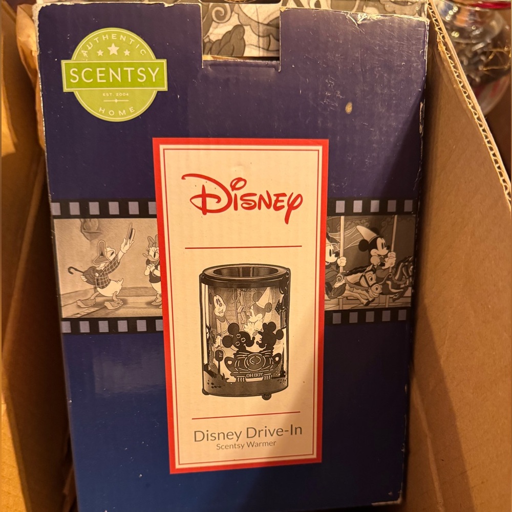 Scentsy Disney drive in wax warmer.  Unused.